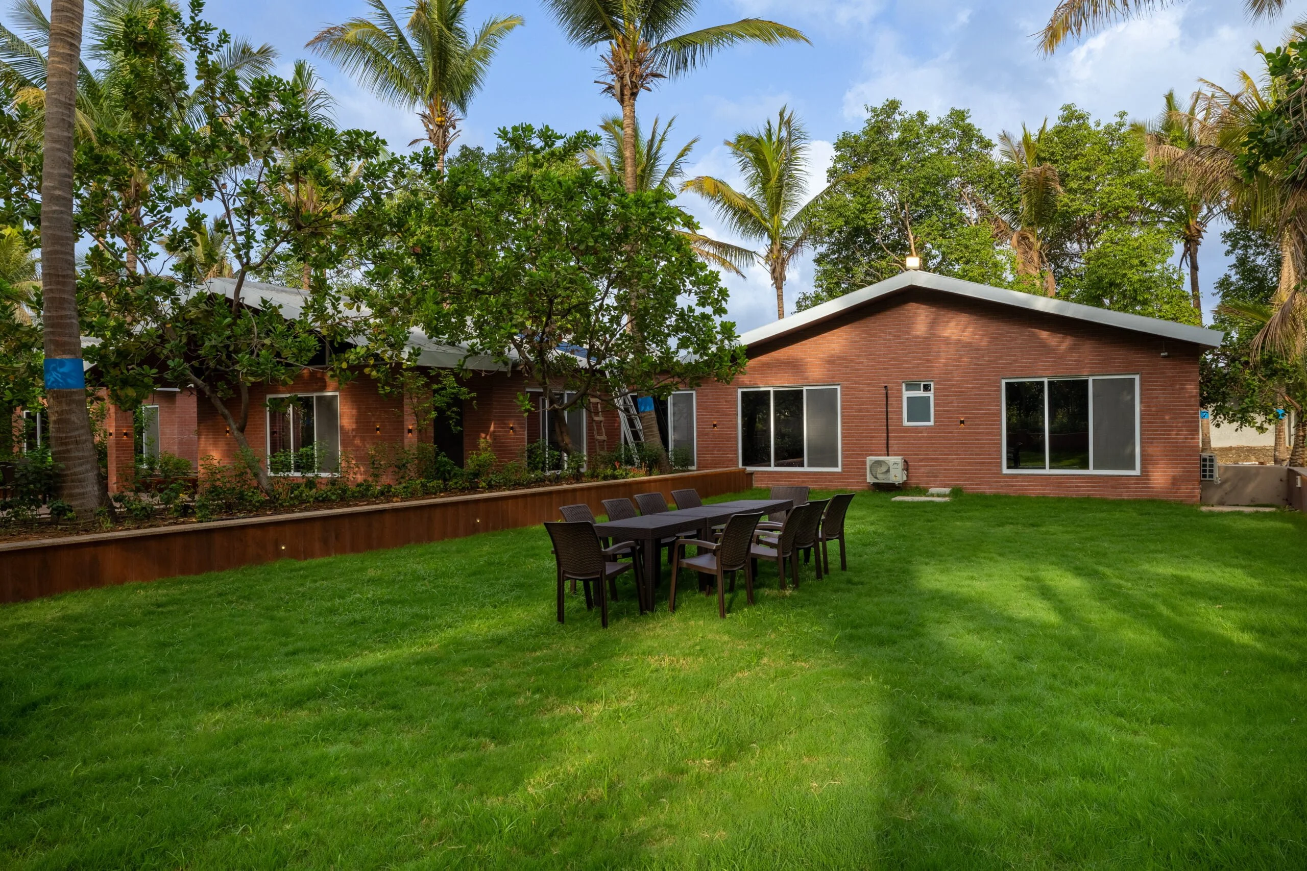 Looking for a peaceful resort near Valsad? Mauli Stays in Palghar, Maharashtra offers a calm, private stay ideal for families and couples.
